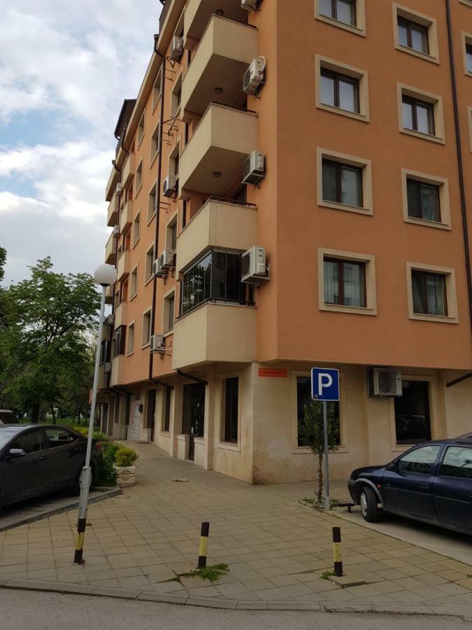 Хепи Апартмънтс Plovdiv Exteriör bild